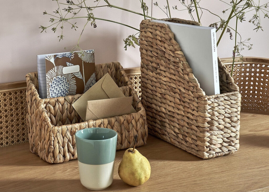 rentrée scolaire astuces rangement bureau boîte jacinthe d'eau tressée