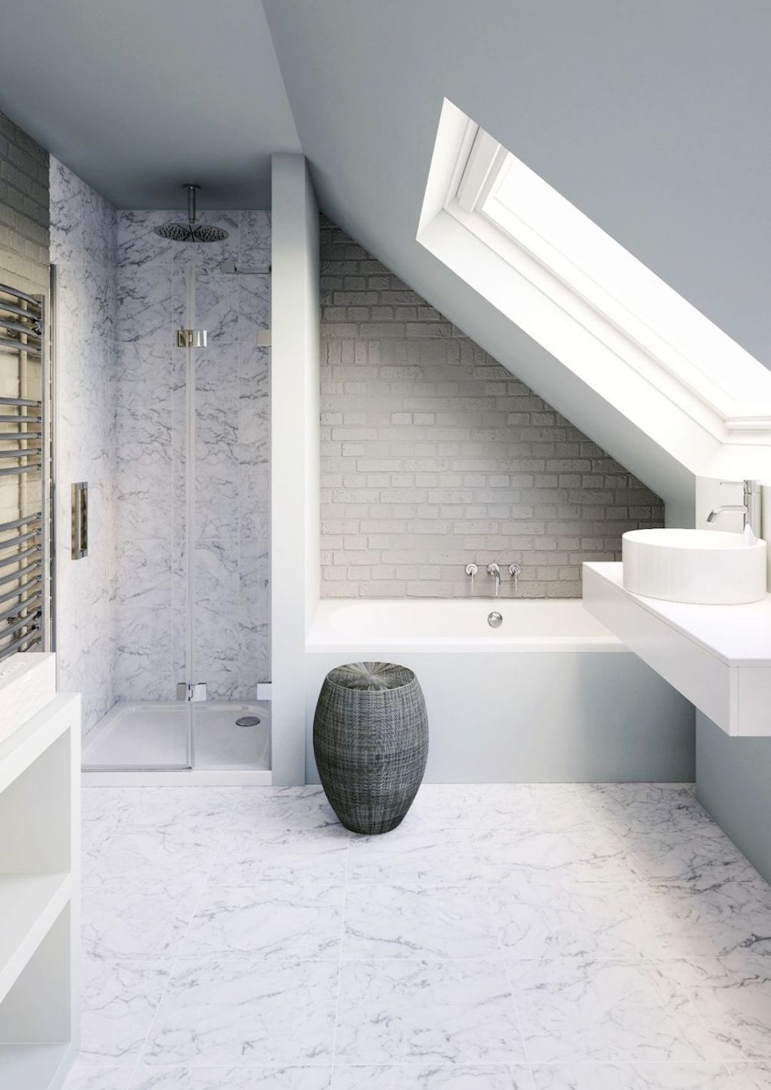 total look blanc marbre salle de bain lumineuse baignoire