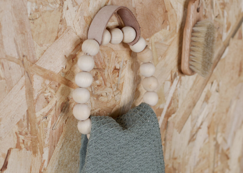 DIY fabriquer porte-serviette perle en bois