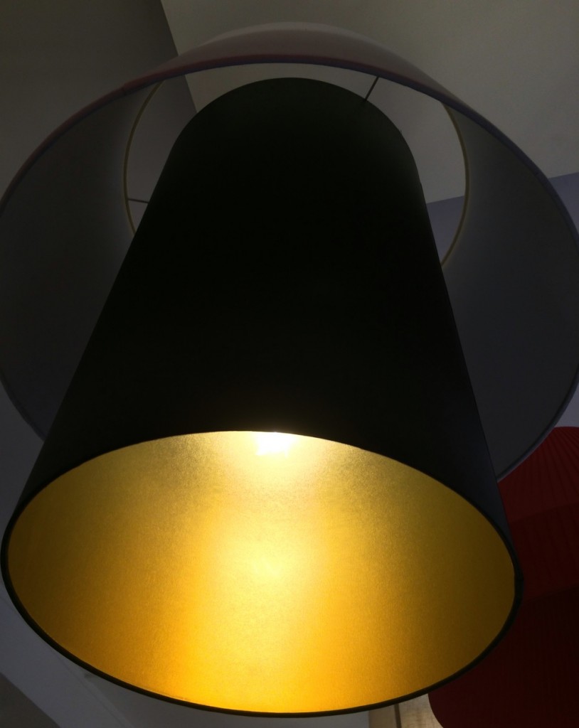 abat-jour sur-mesure géant suspension noir doré