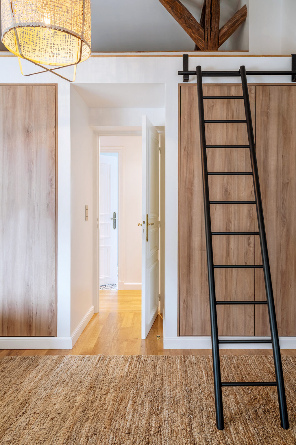 duplex à Paris 9e assemblage plusieurs chambres de bonnes