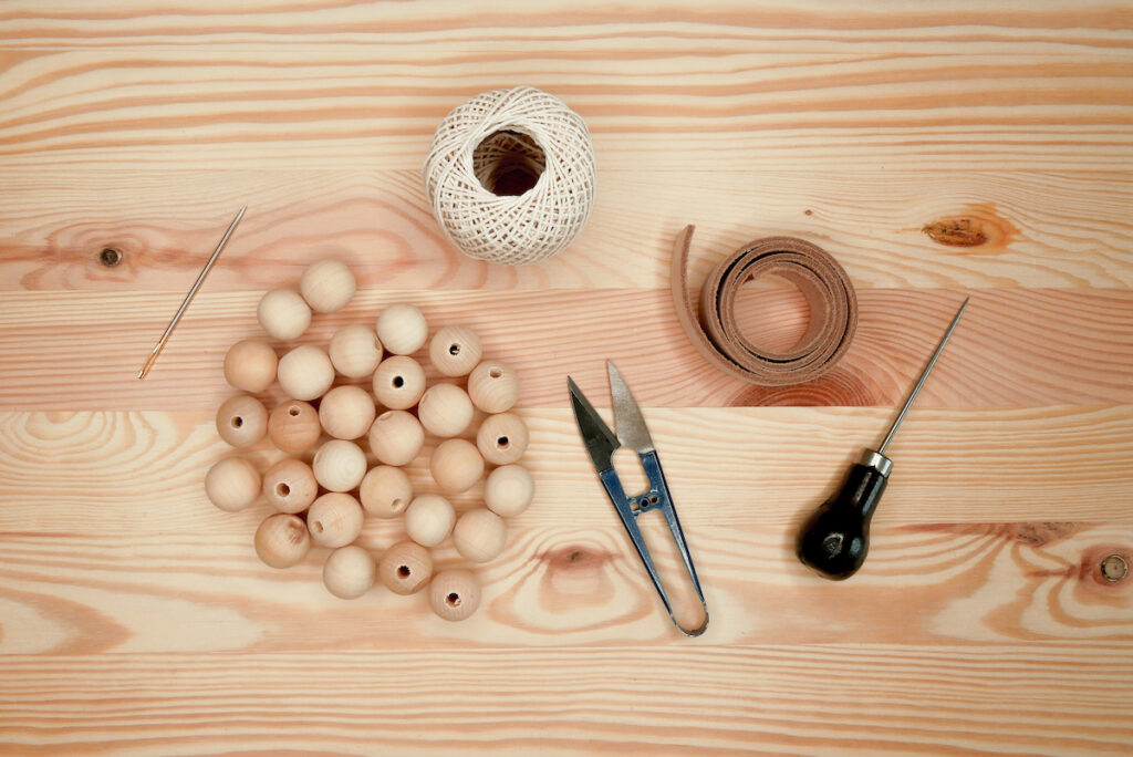 tutoriel déco que faire avec perle de bois cuir