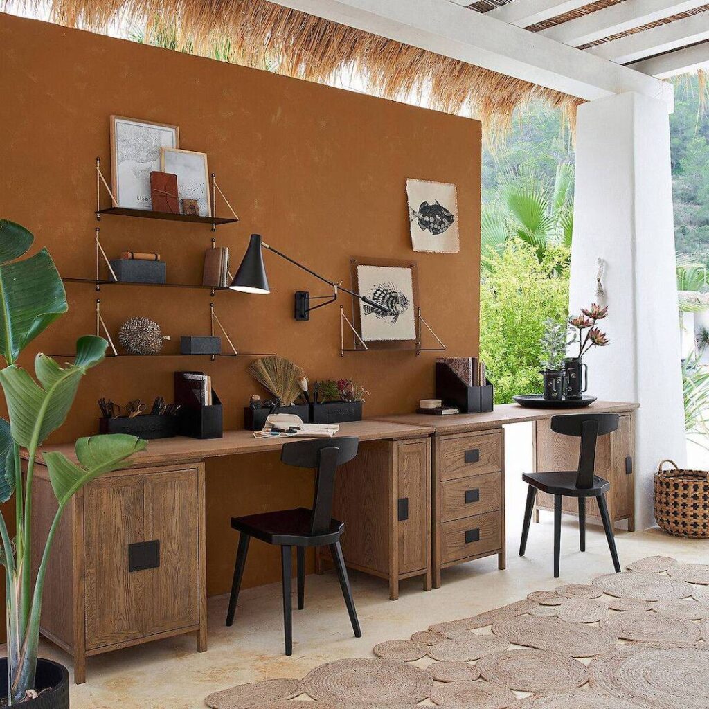 bureau-deco exotique tapis fibre naturelle accessoires noirs métalliques