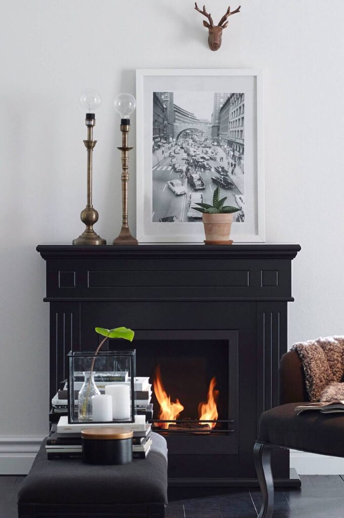 Comment moderniser une cheminée rustique ? - Clem Around The Corner