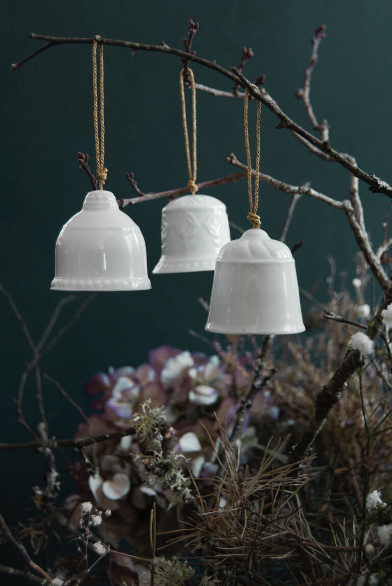 mini cloche porcelaine blanche à suspendre Alix Reynis