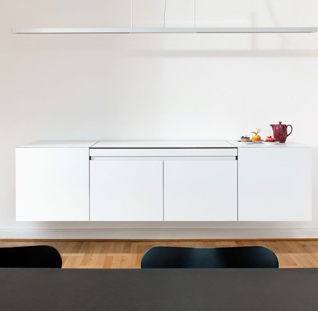 cuisine caché mobilier blanc salon lumineux optimisation espace