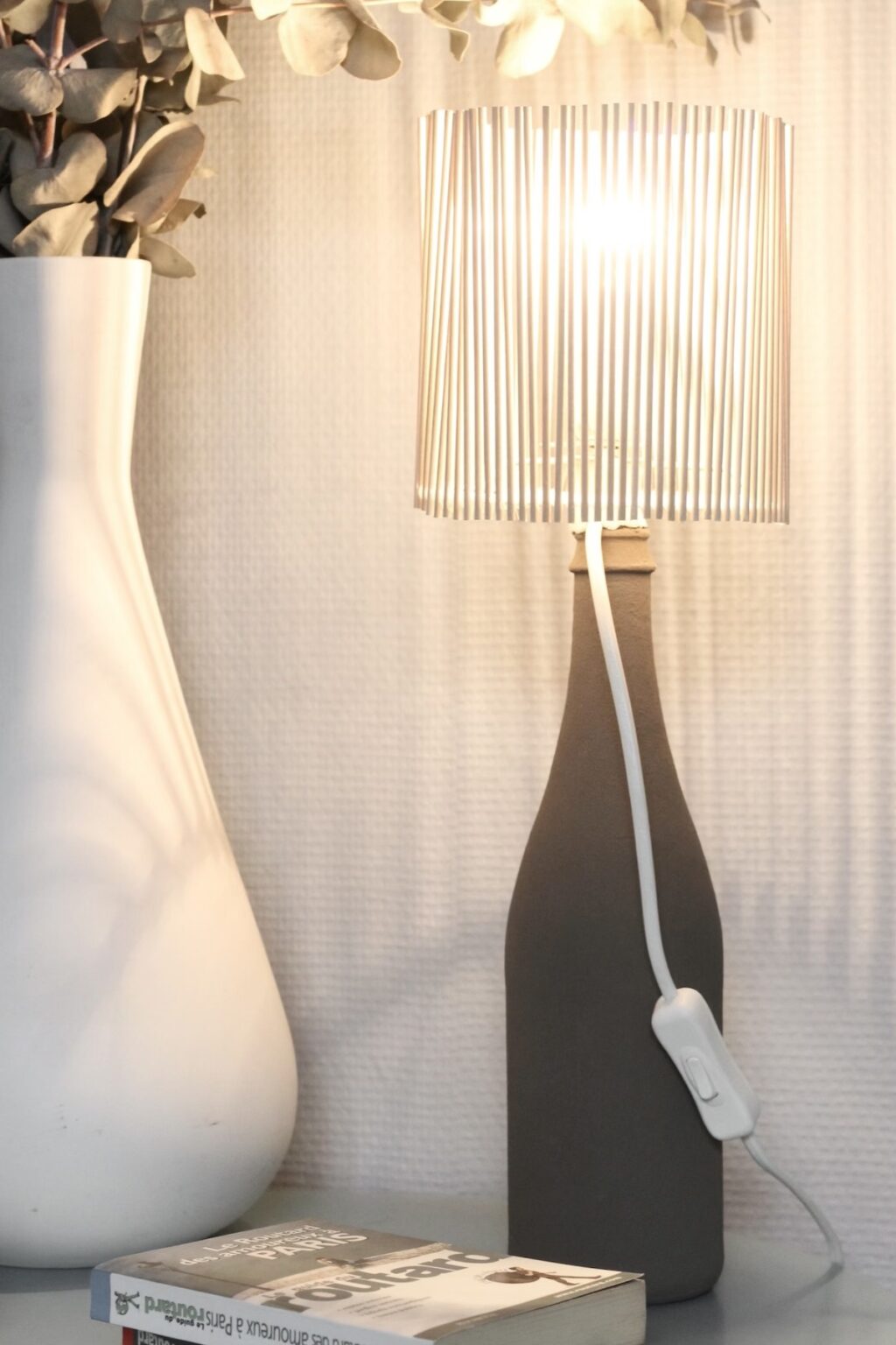 lampe bouteille bâtonnet bois upcycling déco
