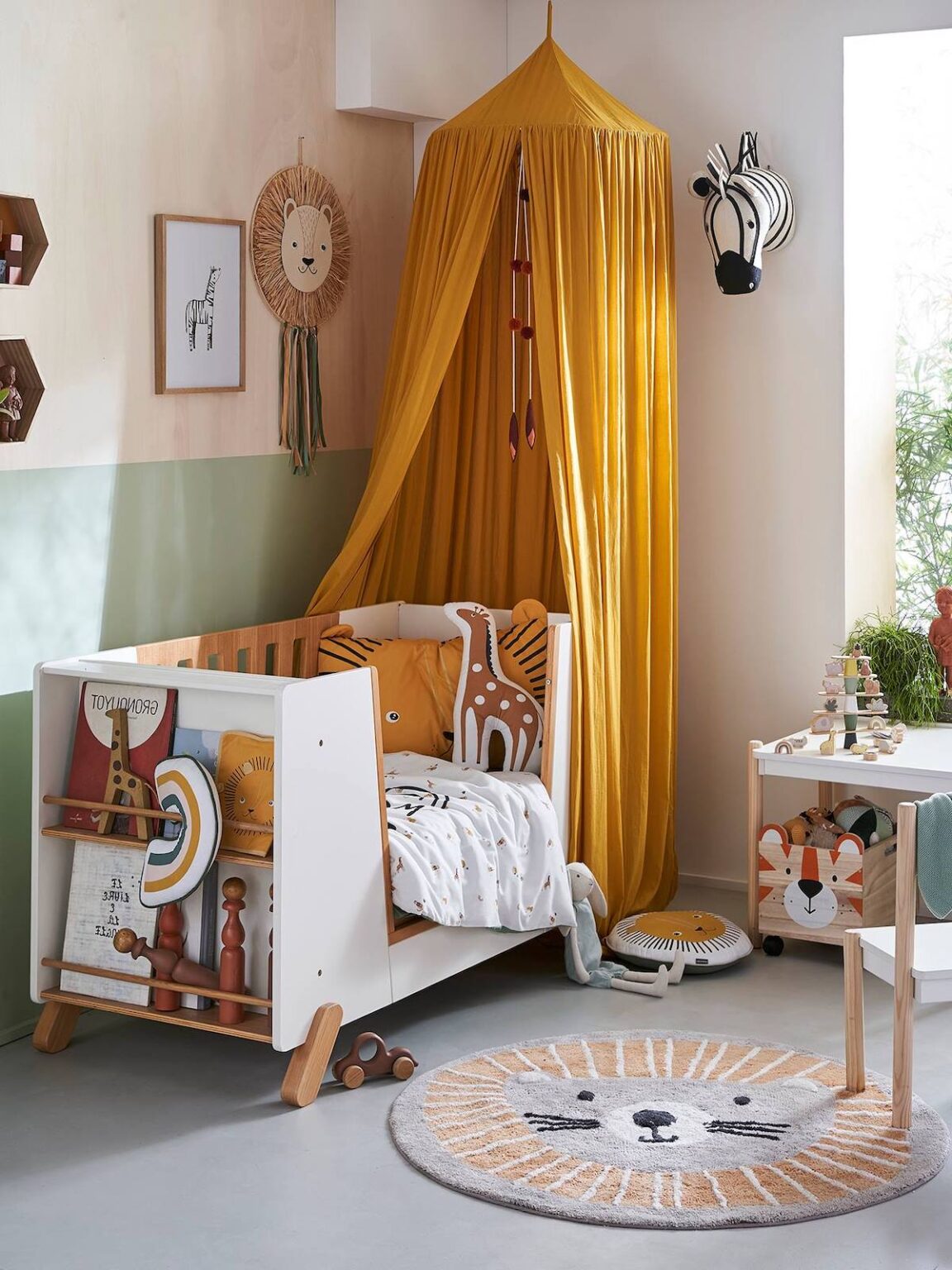 chambre enfant bébé jungle jaune verte élégante chic