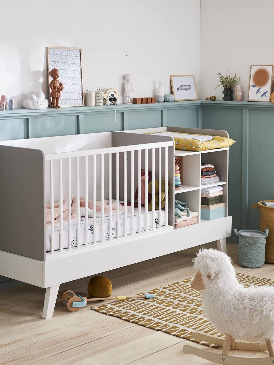 mobilier évolutif lit barreaux tout-en-un table à langer commode