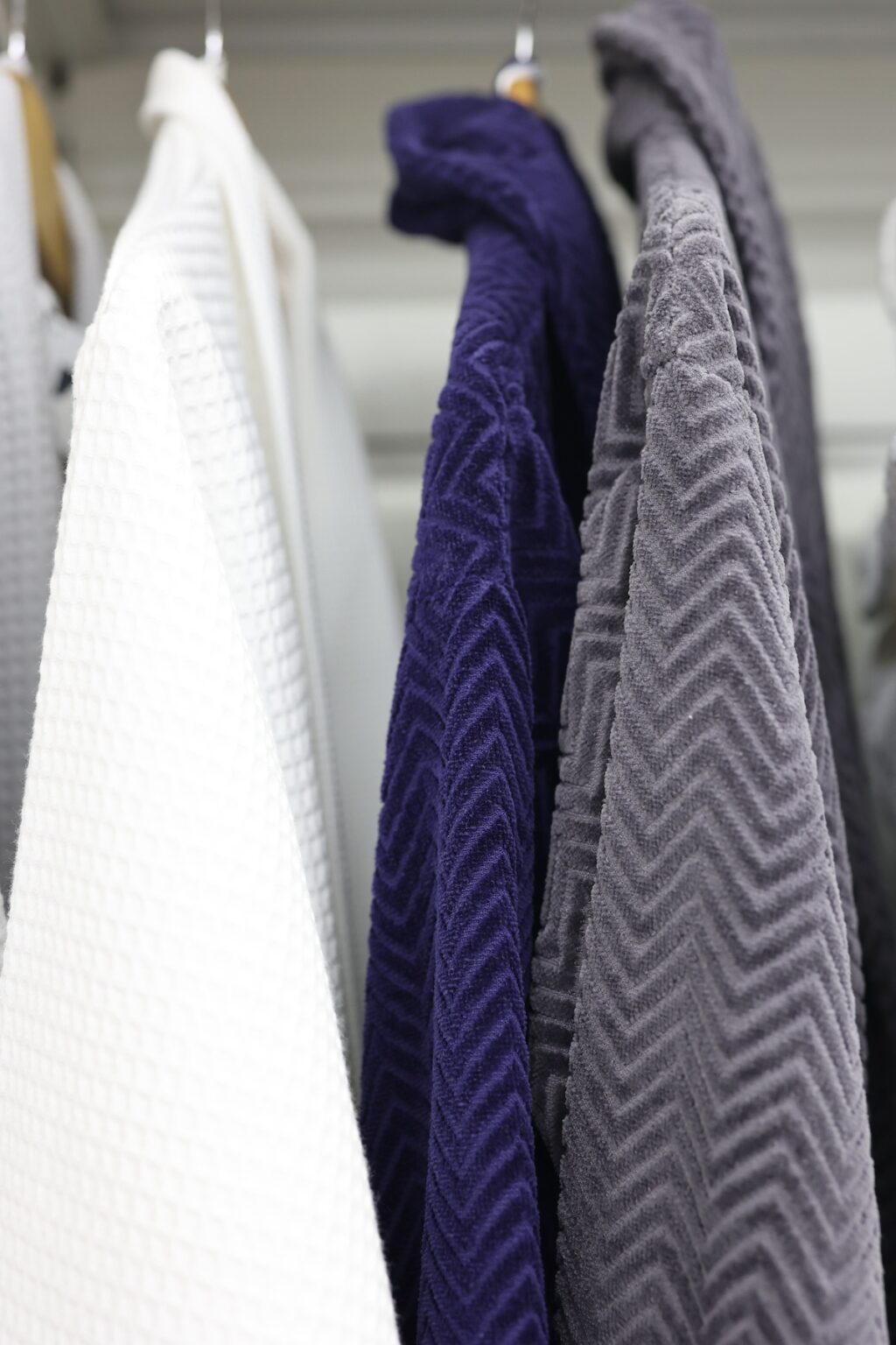 peignoir bleu indigo homme molletonné motif graphique grecque