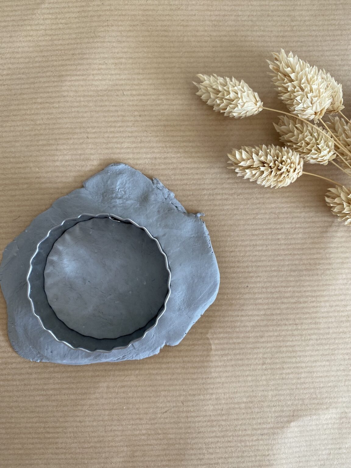 bricolage enfant activité mercredi emporte-pièce