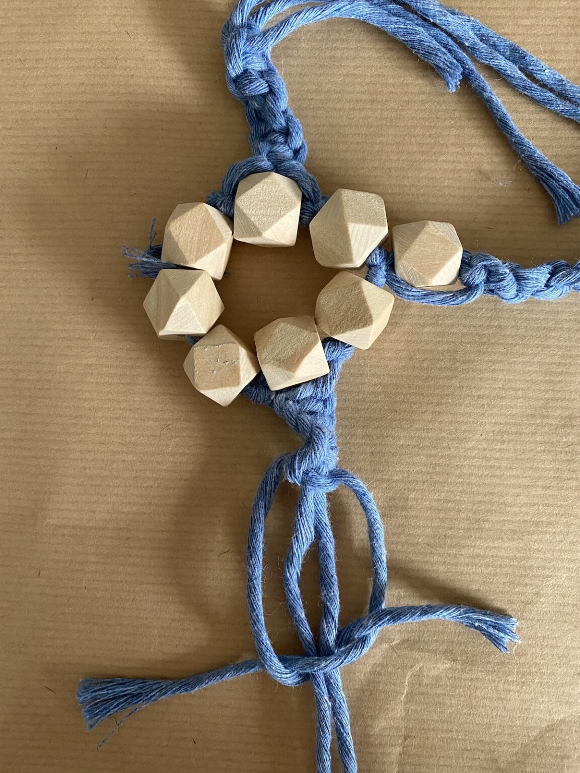 tutoriel torsade noeud plat demi-clé cordelette