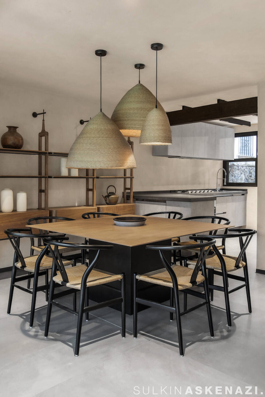 ch24 chaise noire wisdom corde danoise table carré