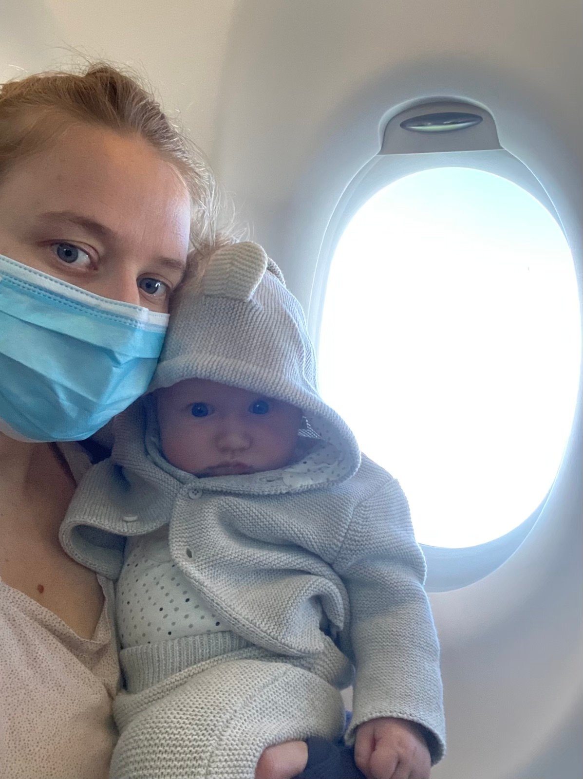 astuces prendre l'avion avec un bébé 2 3 mois conseil témoignage