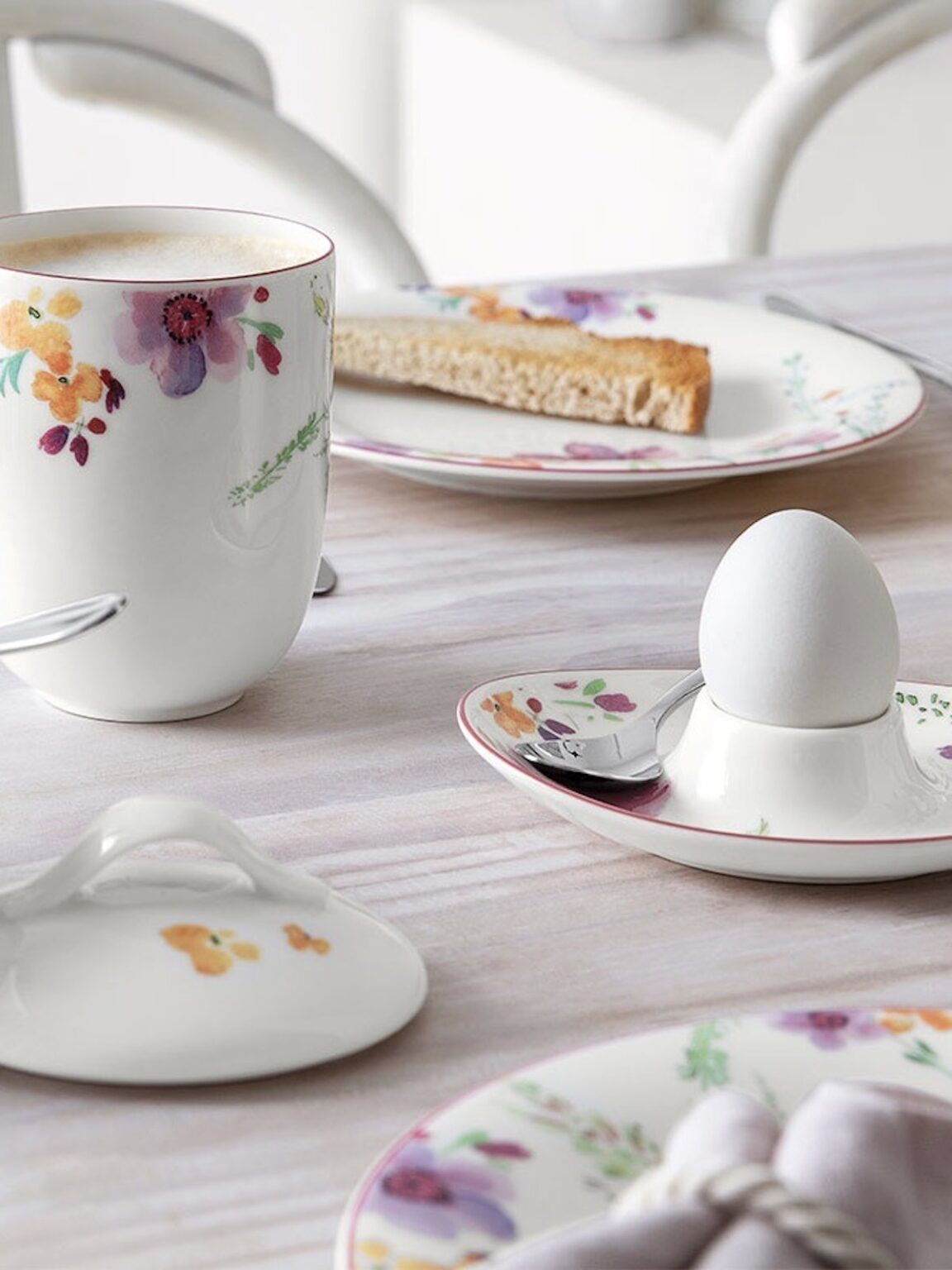 coquetiers originaux motif fleur rétro soucoupe intégré