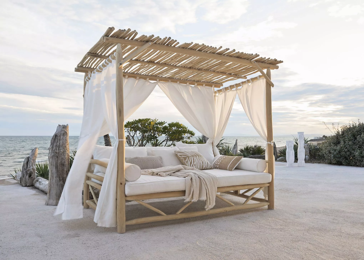 jardin terrasse chic élégant moderne lit extérieur balinais bois