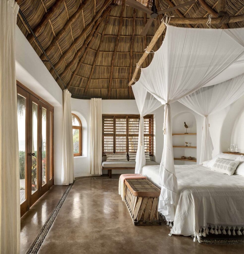 paillote villa chambre lit baldaquin lune de miel Mexique