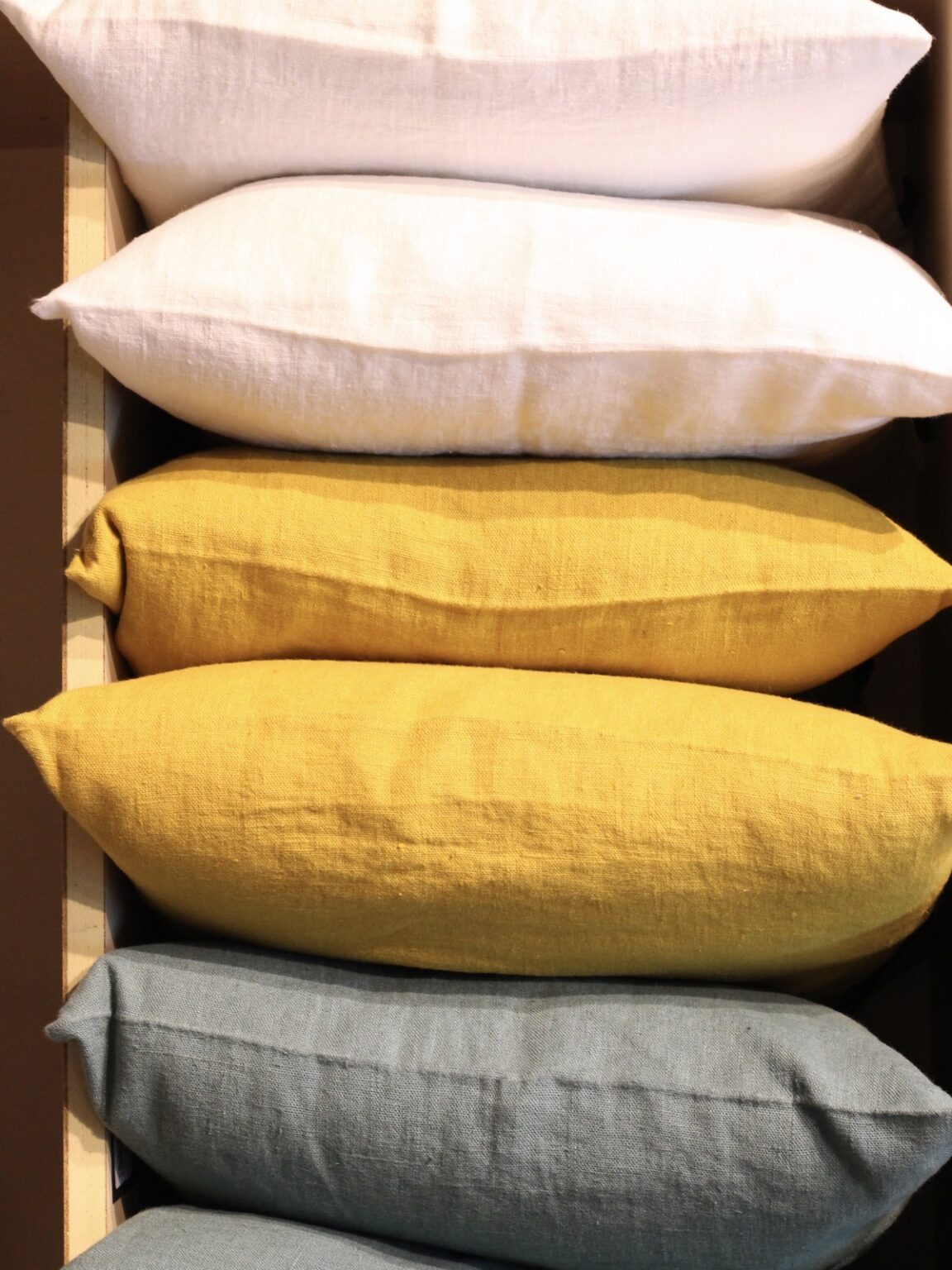 pile de coussins lin lave couleur pastel