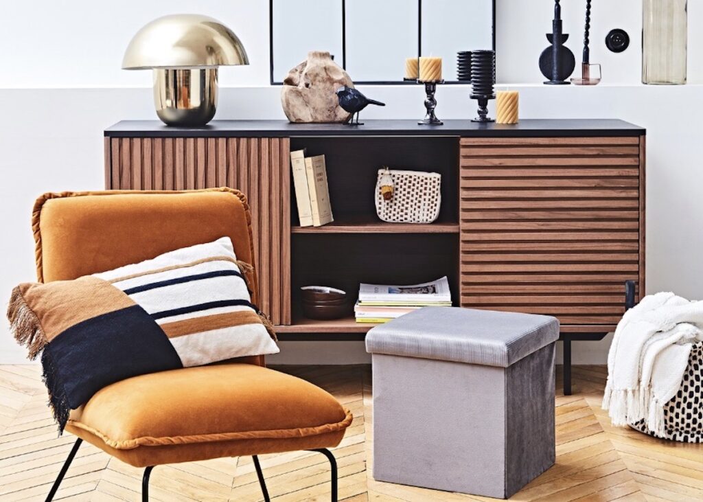salon style rétro chic orange bois foncé noir noyer