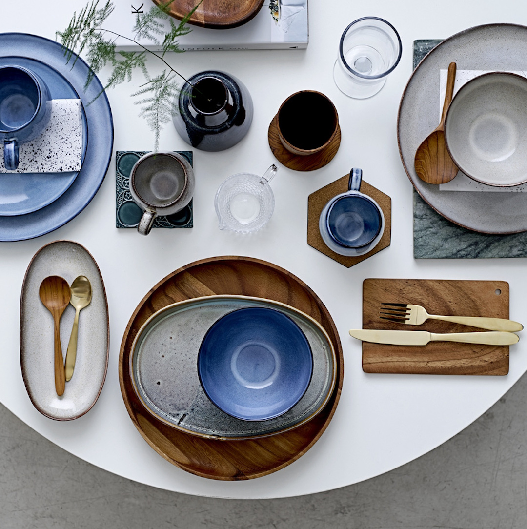 art de table nordique scandinave assiette ronde marron bleu blanche deco moderne