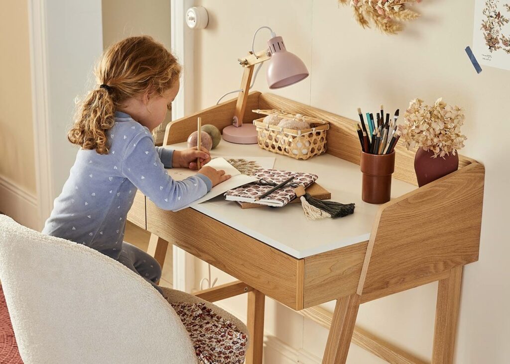 préparer intérieur rentrée scolaire espace bureau couloir fauteuil bouclettes