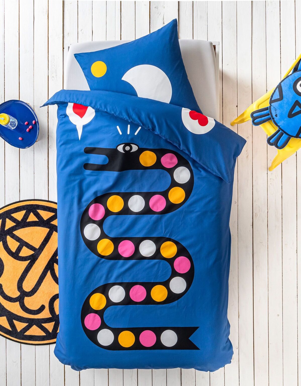 chambre enfant housse couette bleu Klein reversible parquet blanc