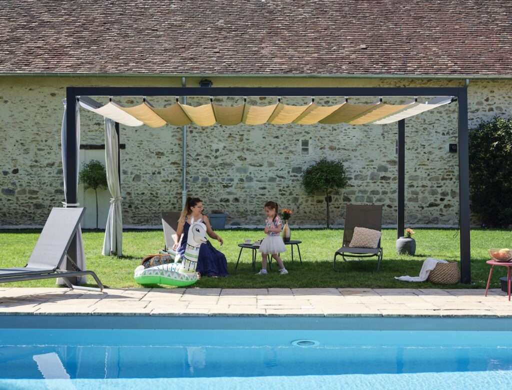 comment aménager abord piscine ombragée