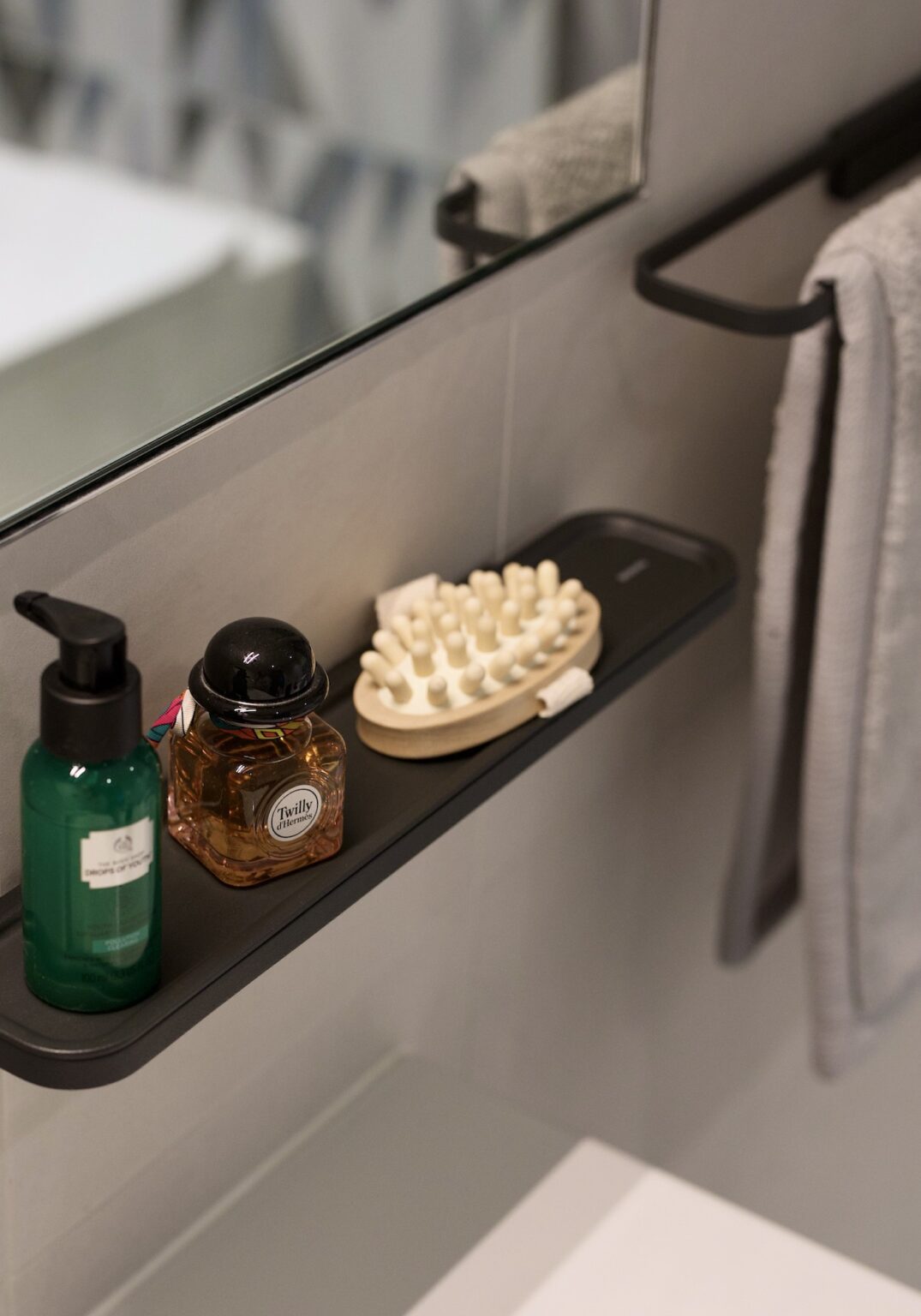 étagère tablette salle de bains Brabantia mindset raclette