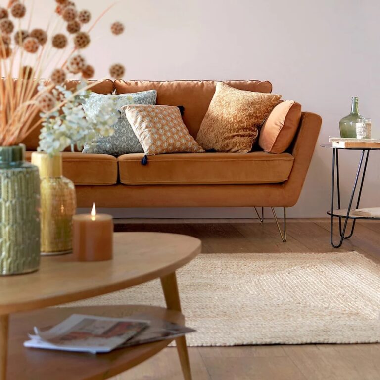 deco interieure salon canape droit velours orange nature