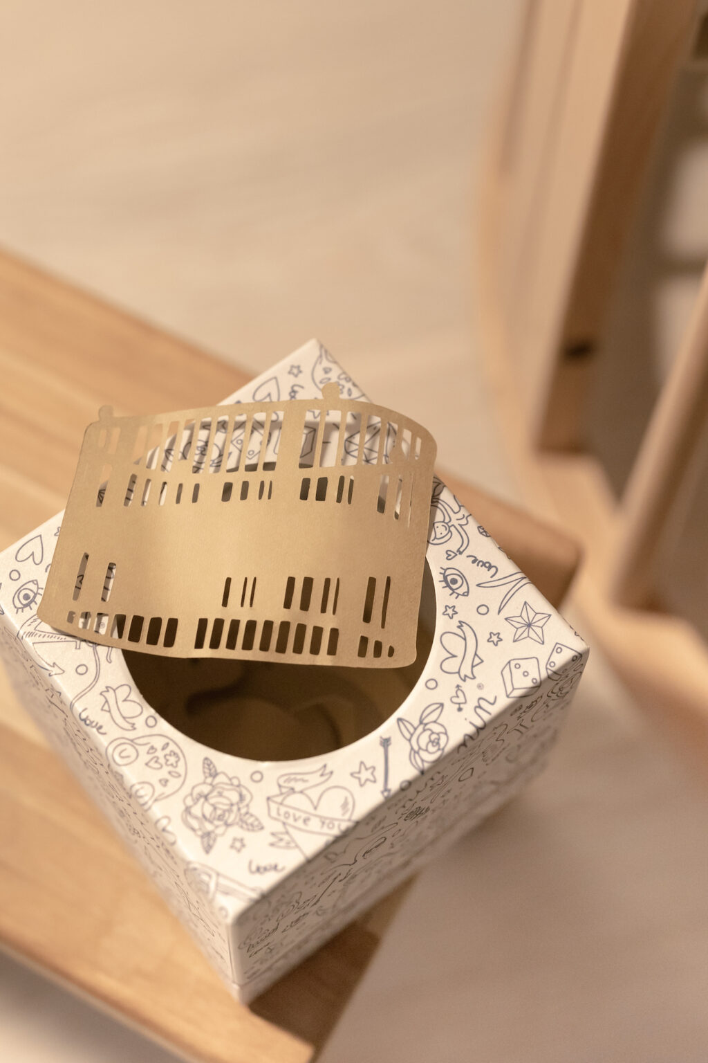 jeu boîte éveil en papier diy bébé