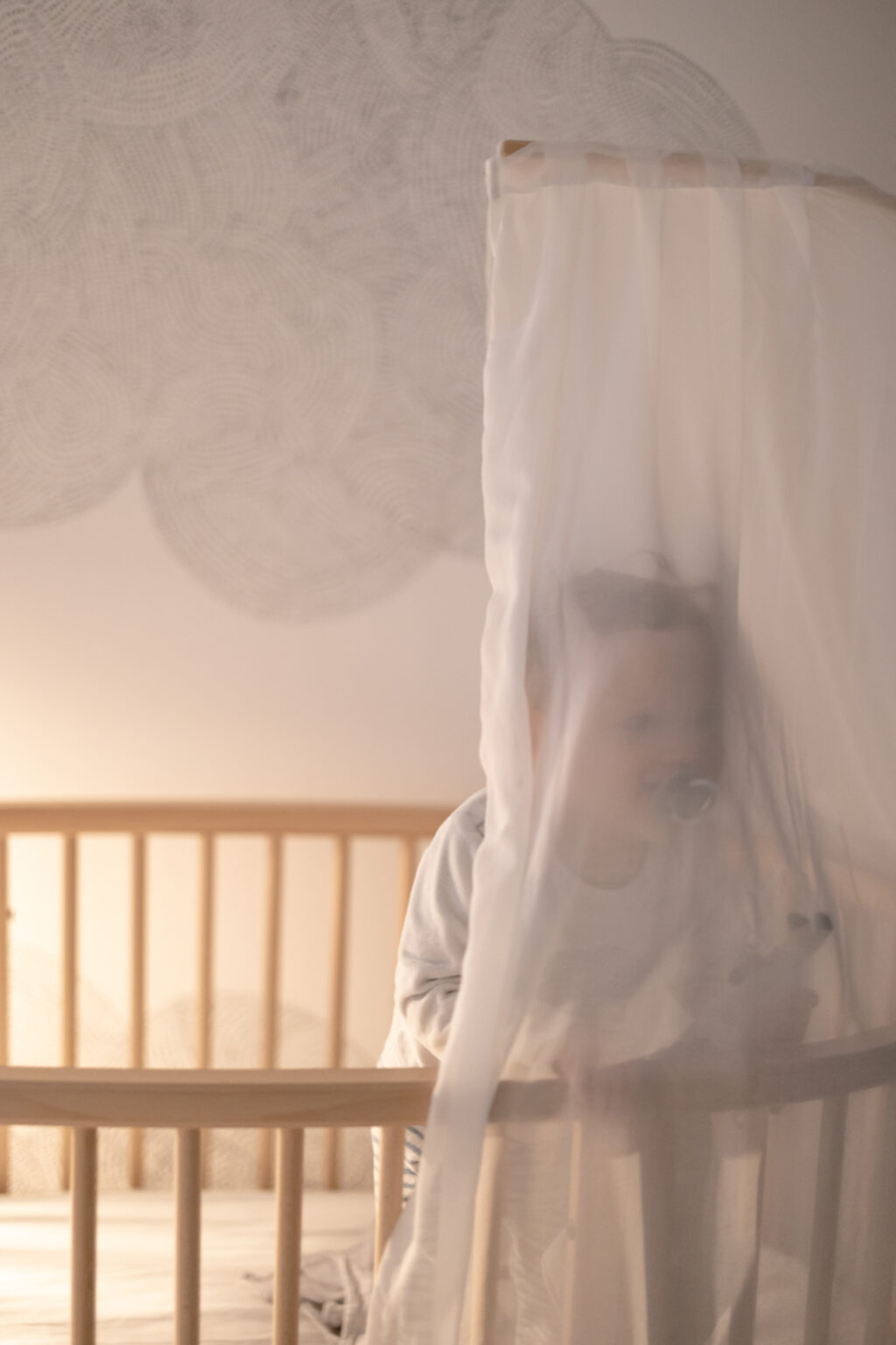 jeu éveil permanence objet intérêt cache-cache