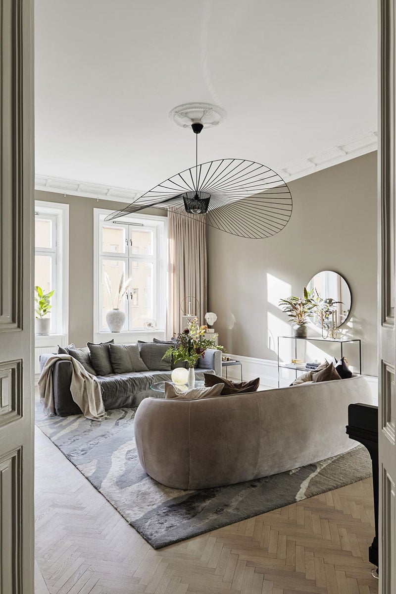 canape gris lin velours appartement haussmannien paris