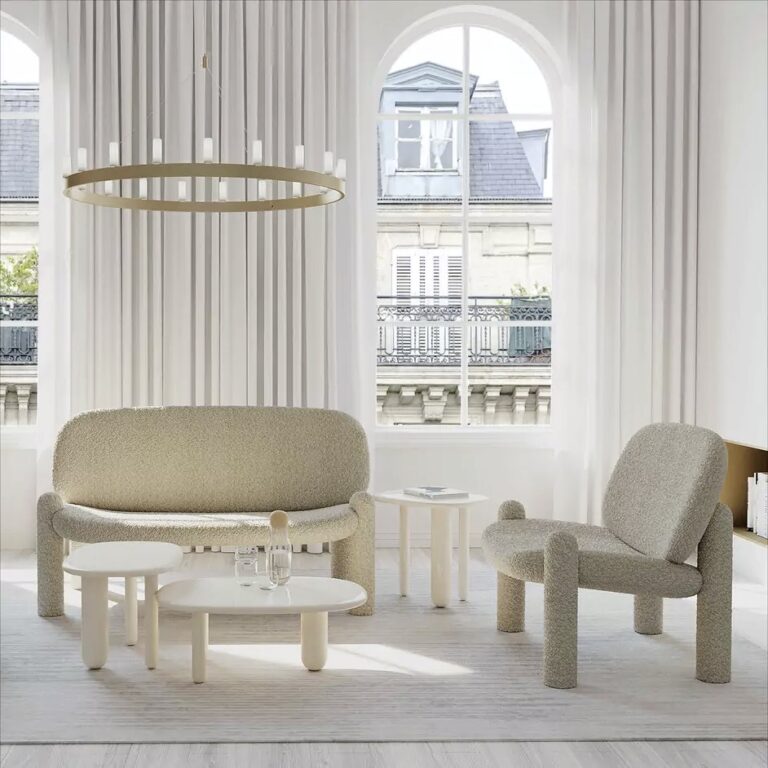 fauteuil bouclettes canapé rétro beige lampe laiton