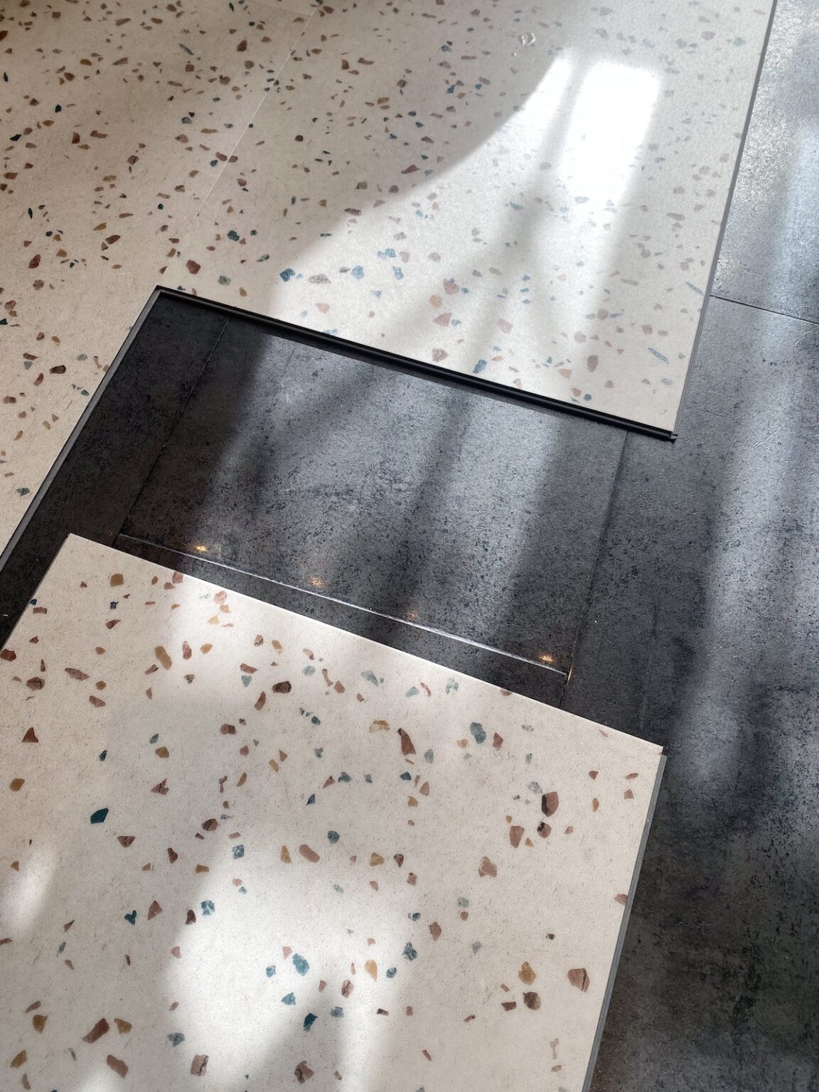 poser sol pvc sur carrelage technique facile