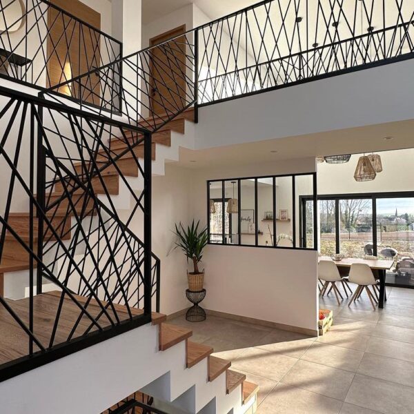 maison architecte design metal noir baie vitree
