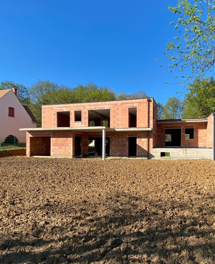 travaux maison architecte exterieur terrain jardin spacieux