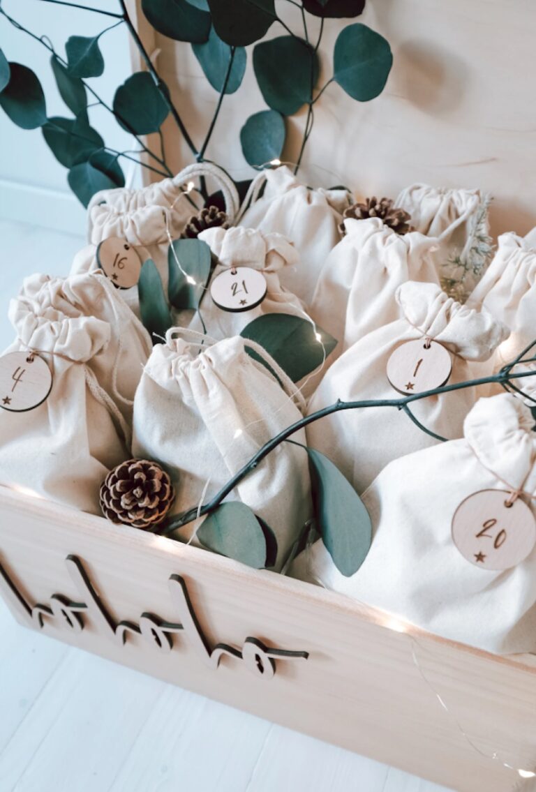 sachet deco cadeau blanc feuille verte