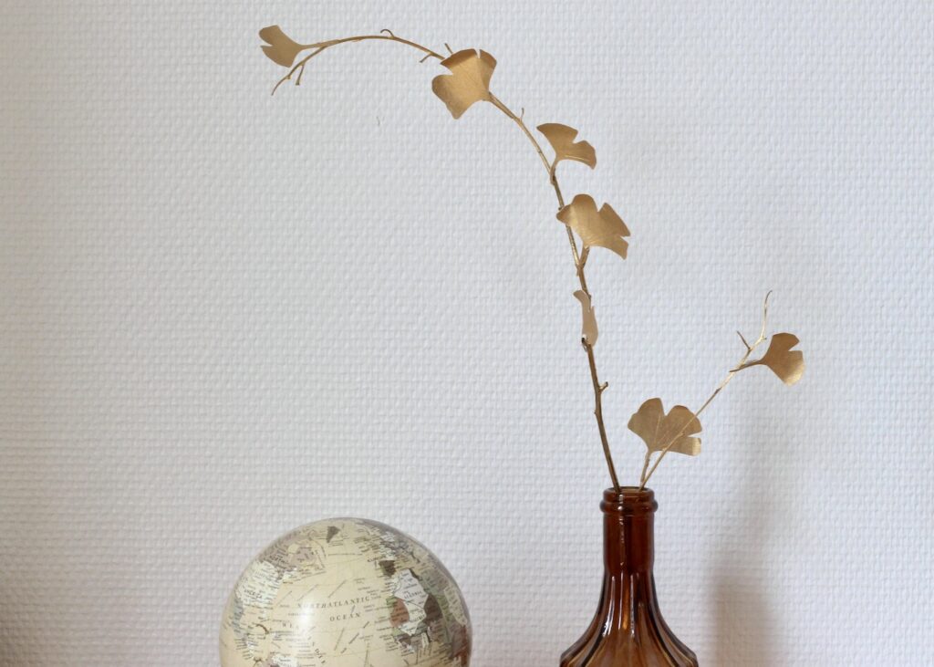 branche fleurs ginkgo en papier diy doré