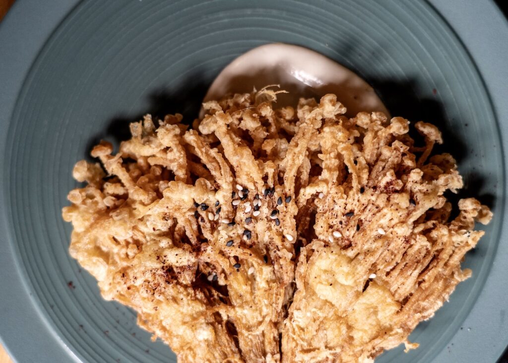 champignon enoki frit sauce ezme Rebecca Rohmer