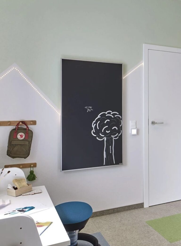 tableau noir chambre écolier mur vert pâle