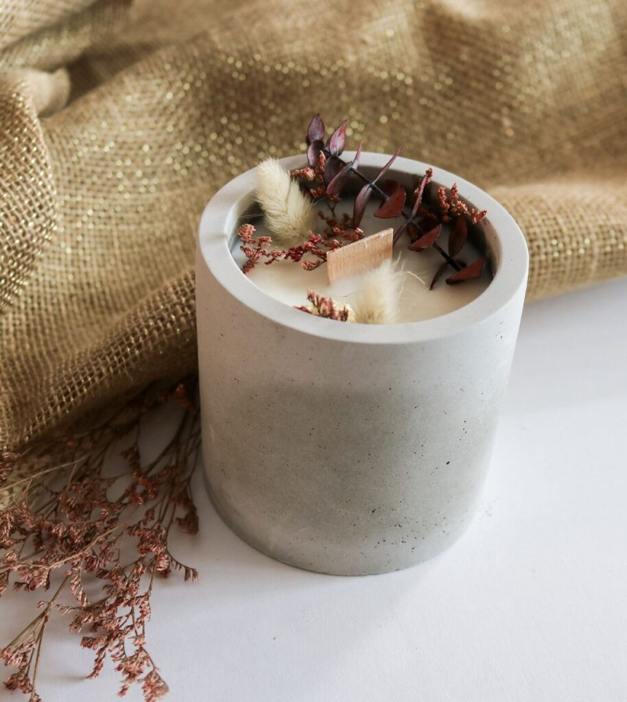 Bougie Beton gris clair fleur deco floral champetre