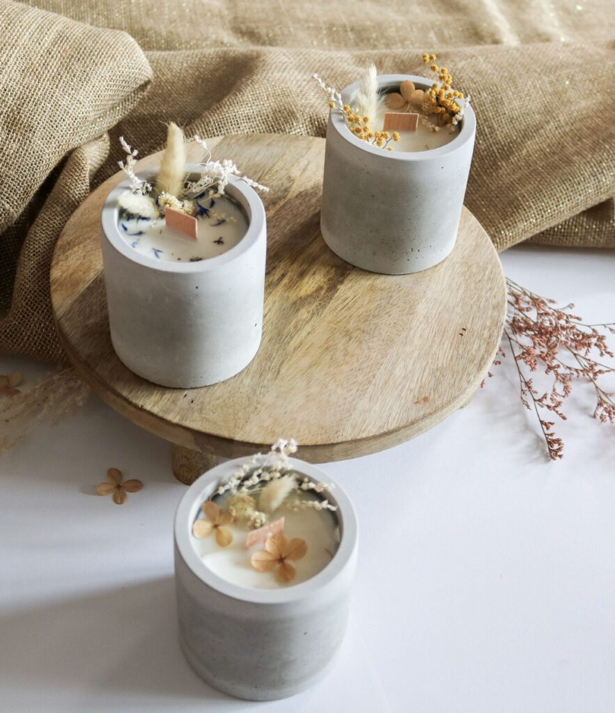 Bougie Beton gris clair fleur deco floral champetre moderne