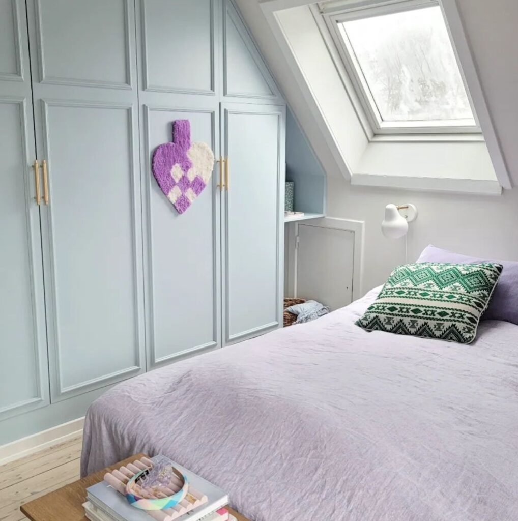 chambre lit double armoire bleu pastel