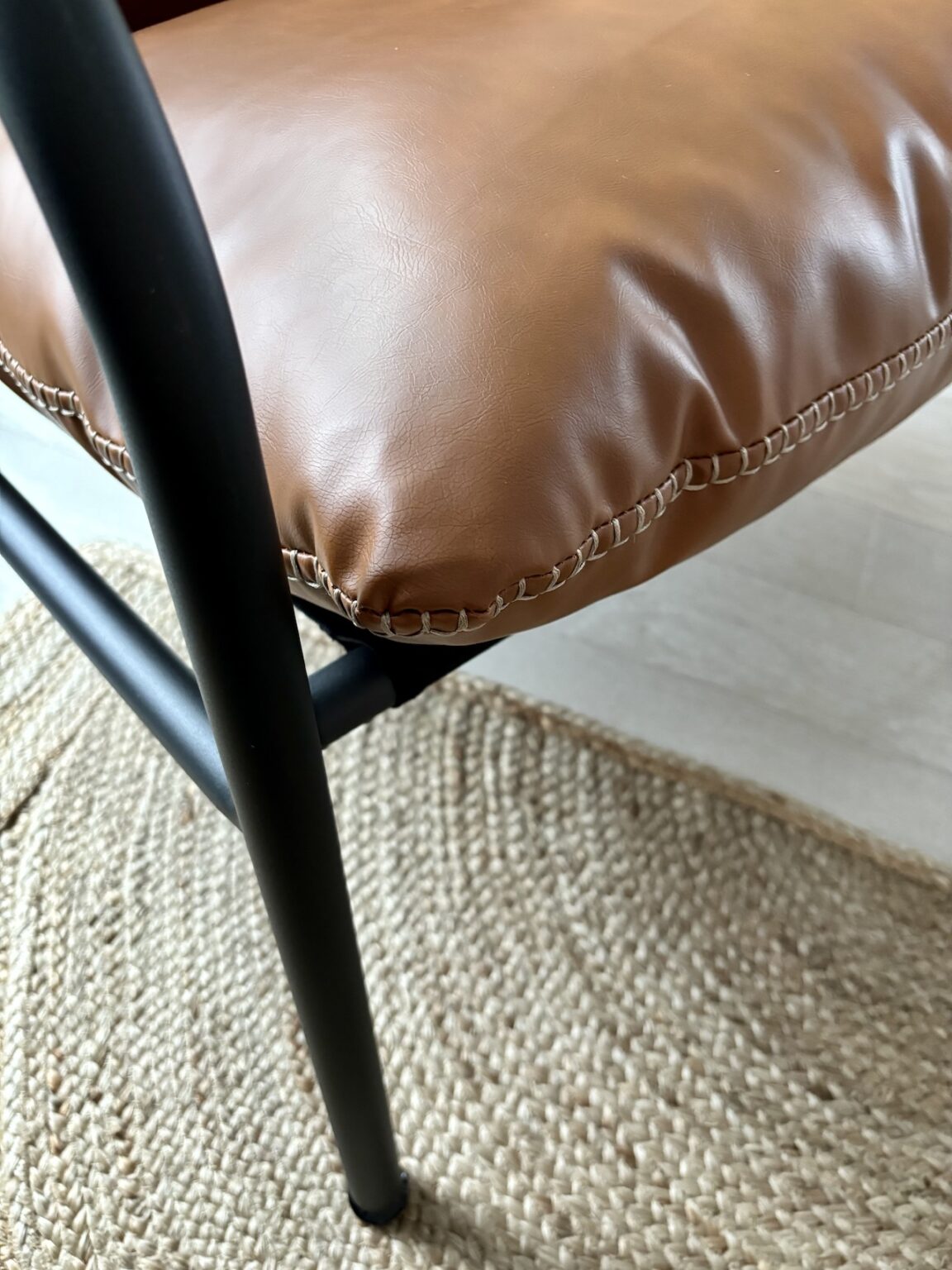 cuir coutures apparentes corde