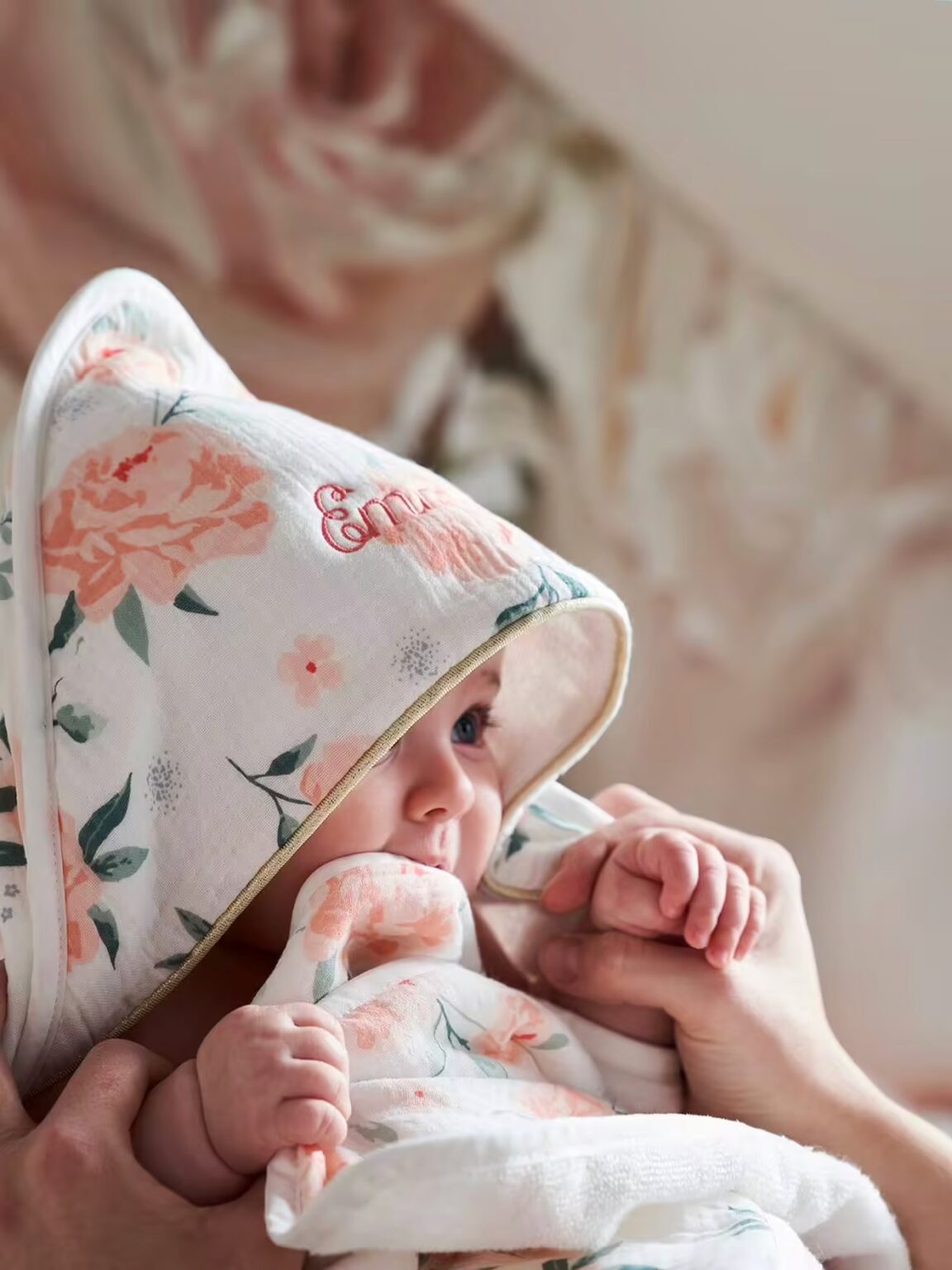 serviette bain capuche bébé fille rose prénom