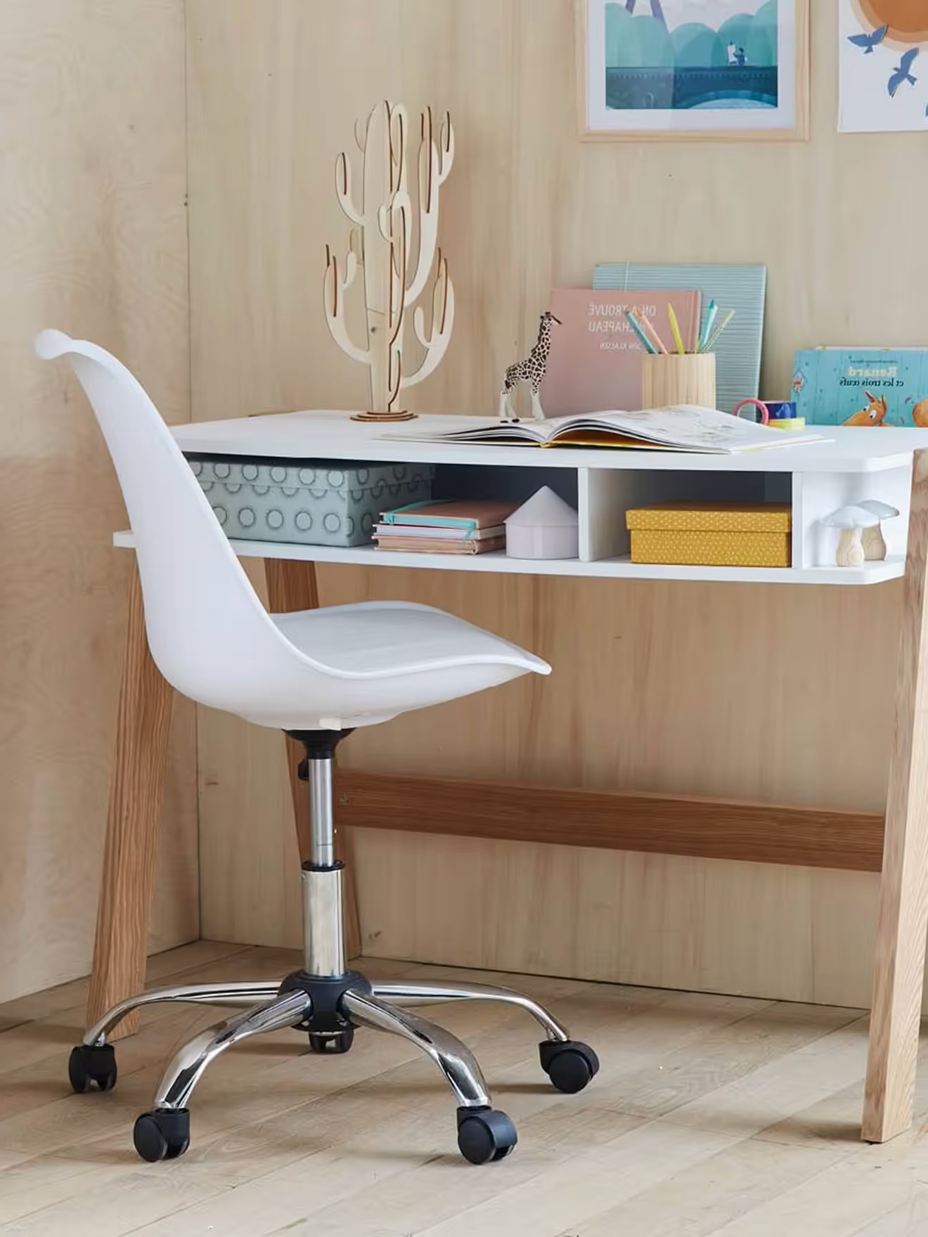 chaise de bureau enfant à roulettes Eames