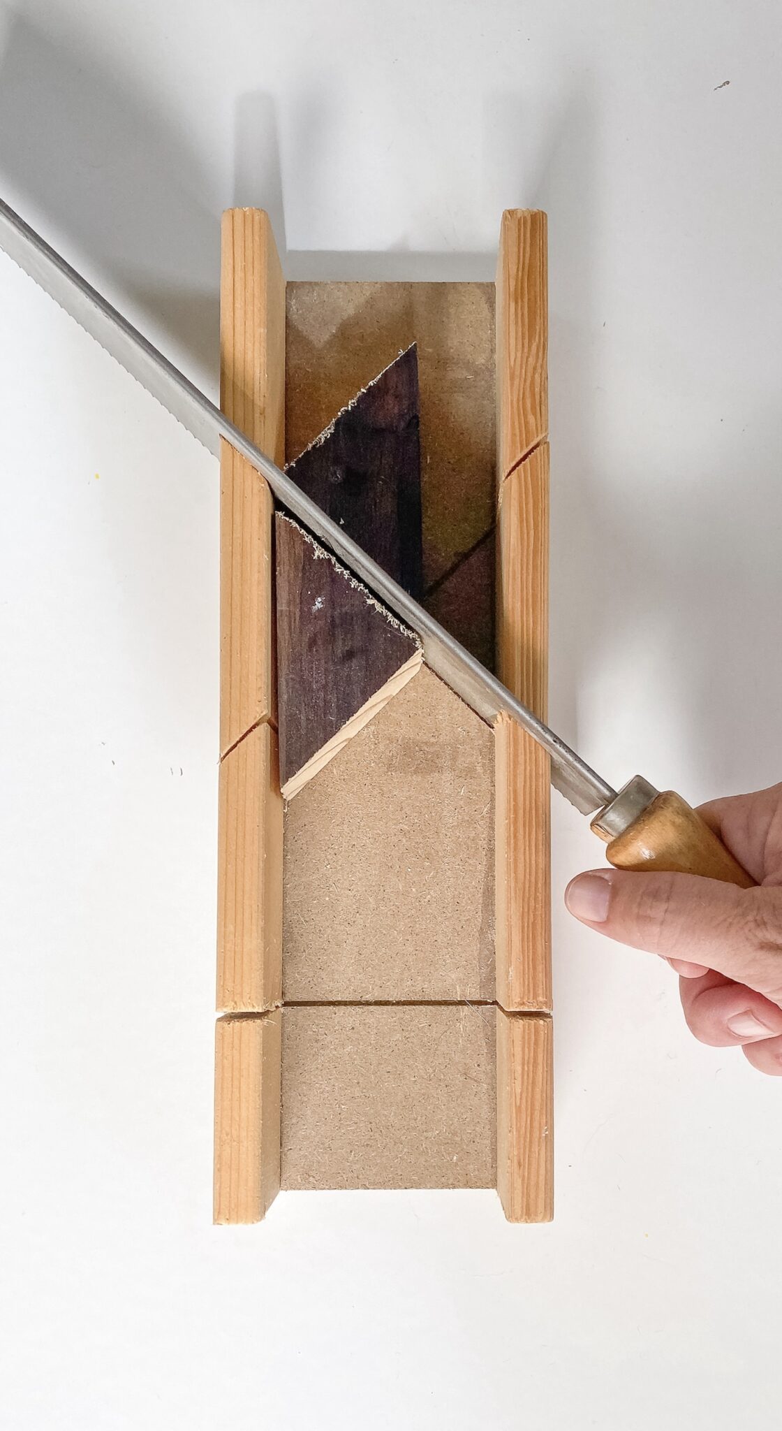 découper triangle angle bois pyramide