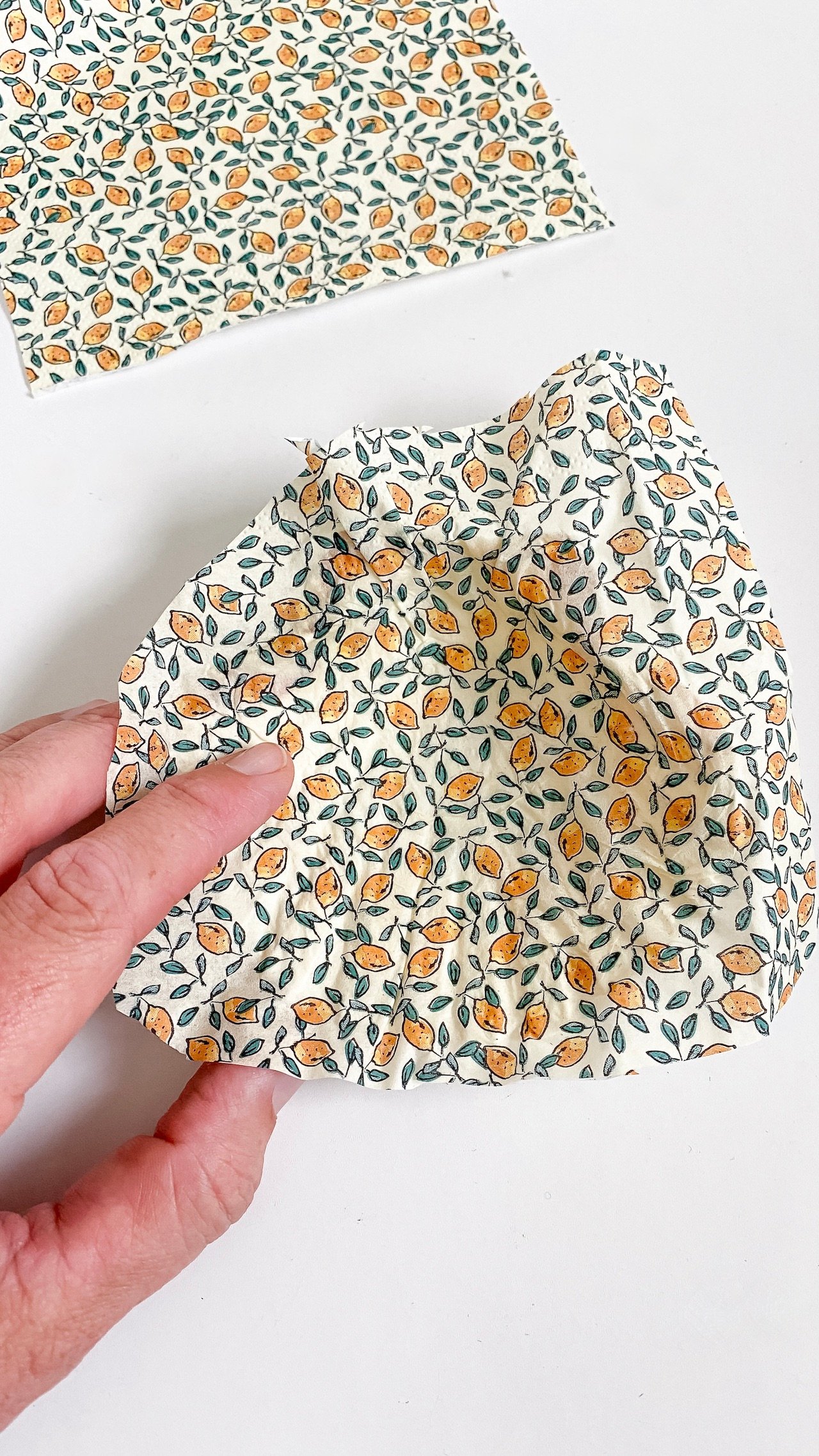 serviette papier motif citron feuille - blog déco