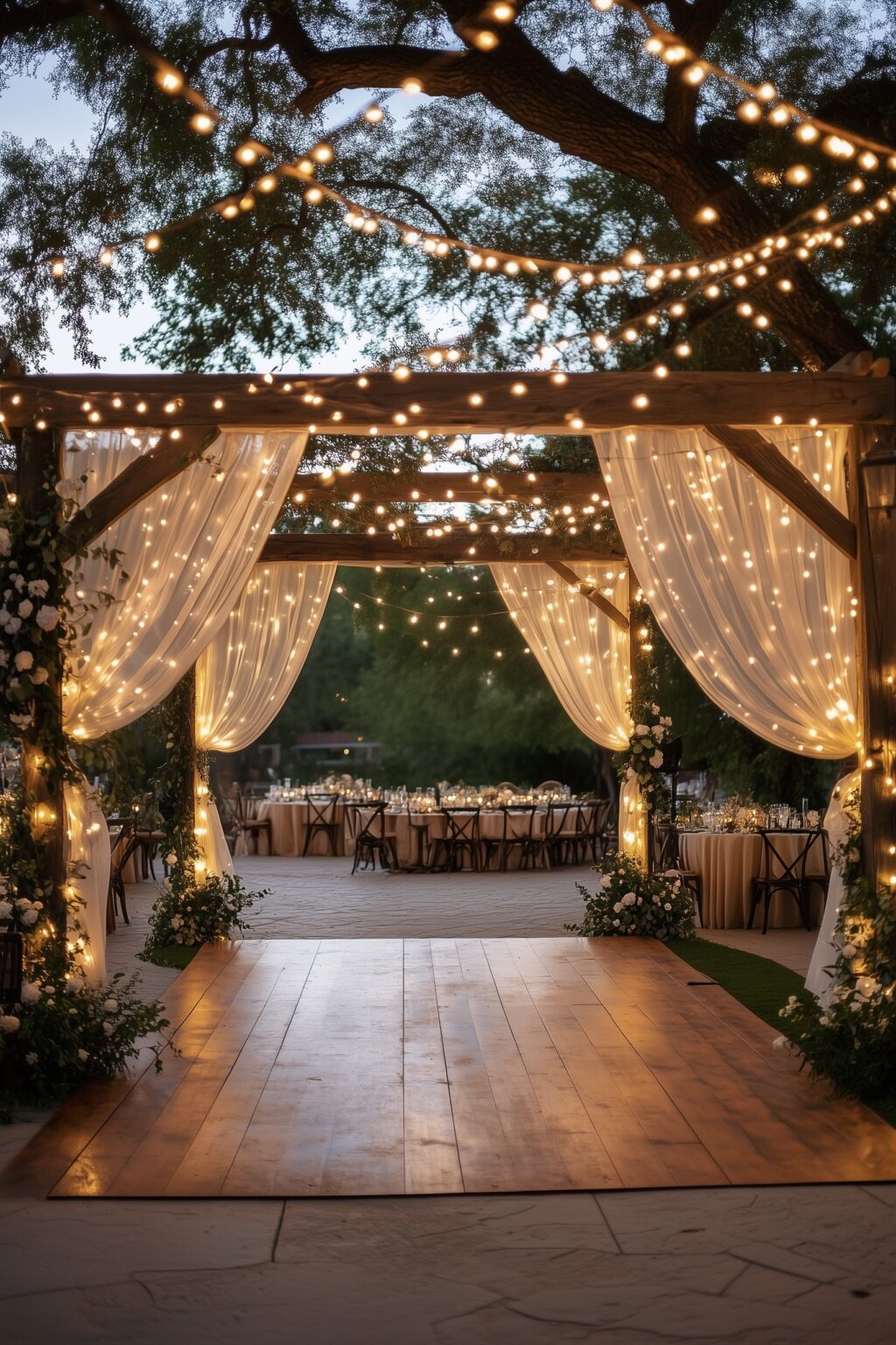 dance floor mariage extérieur guirlande lumineuse