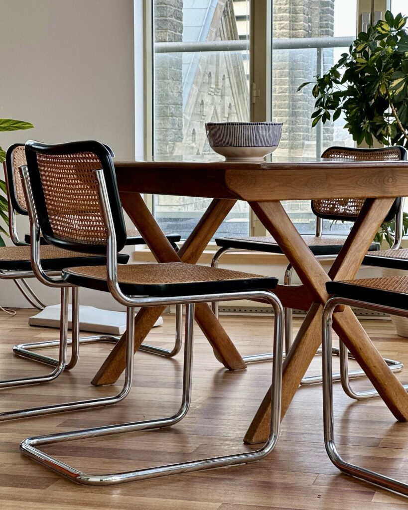 mobilier années 80 chaise cannage B32 CESCA noire